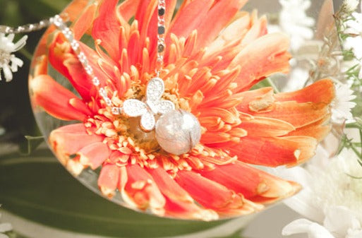 BEATA - BUTTERFLY PEARL PENDANT