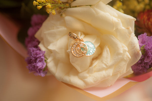 TERESA - DONGLE CHARM