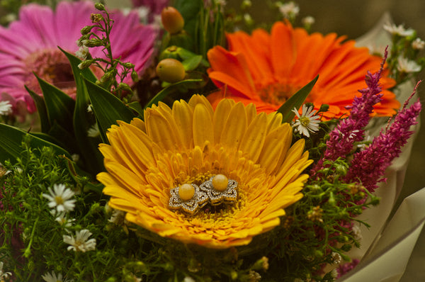 CARIDAD - FLOWER PEARL EARRING