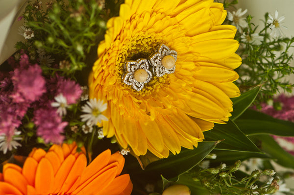 CARIDAD - FLOWER PEARL EARRING