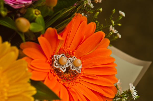 CARIDAD - FLOWER PEARL EARRING