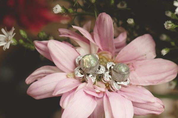 DENISA - FLOWER PEARL EARRING