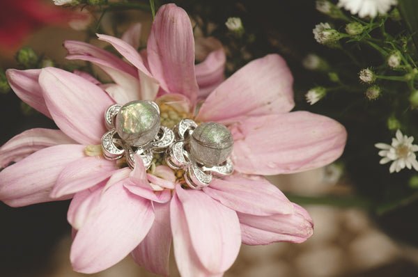 DENISA - FLOWER PEARL EARRING