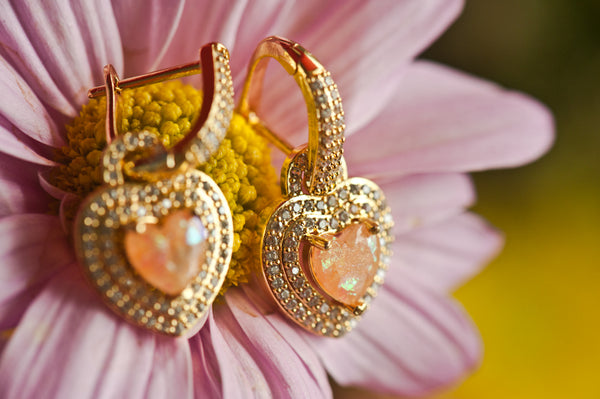 JULES - DANGLING HEART EARRING