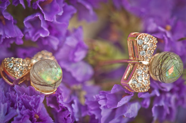 MAHALIA - RIBBON PEARL EARRING