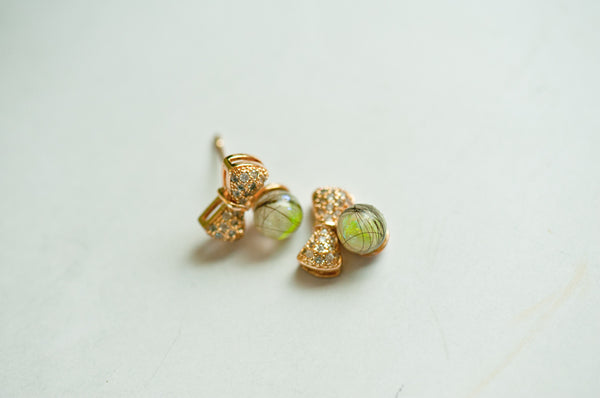 MAHALIA - RIBBON PEARL EARRING