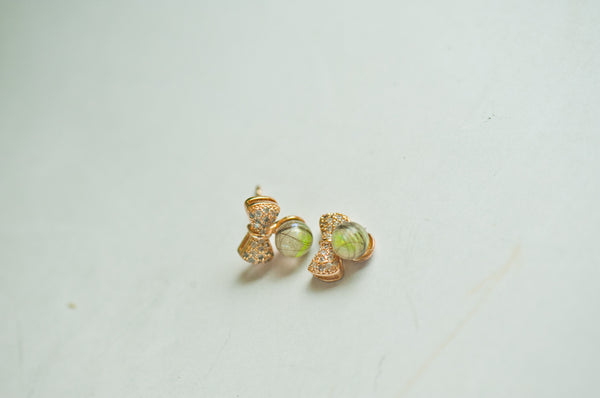 MAHALIA - RIBBON PEARL EARRING