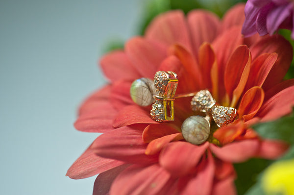 MAHALIA - RIBBON PEARL EARRING