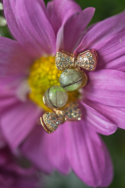 MAHALIA - RIBBON PEARL EARRING