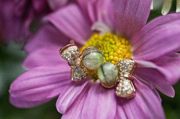 MAHALIA - RIBBON PEARL EARRING