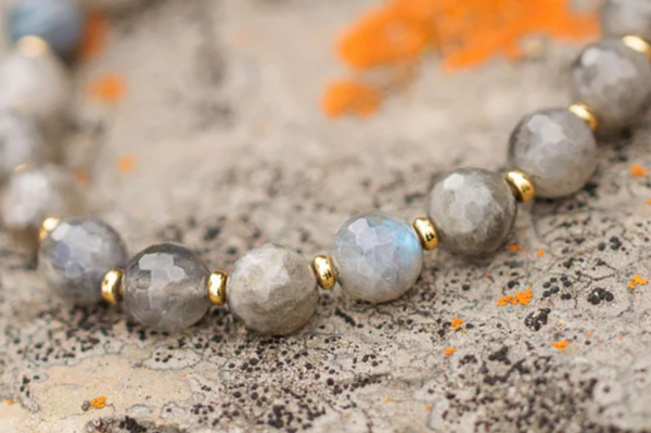 MAKEDA - LABRADORITE BRACELET
