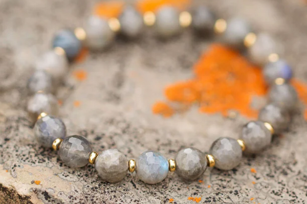 MAKEDA - LABRADORITE BRACELET