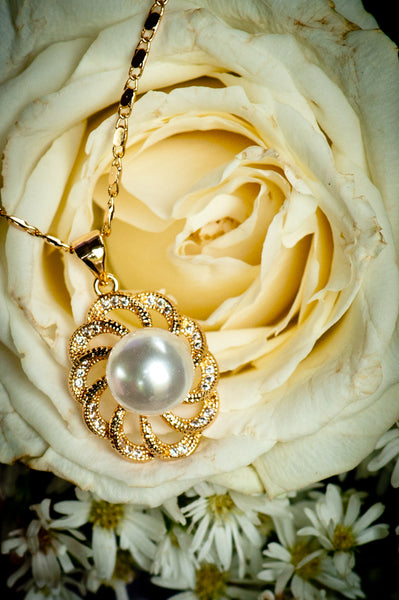 POLARIS - PEARL PENDANT