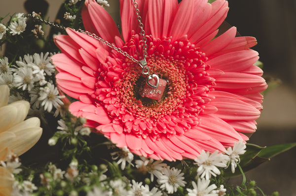 THES - SQUARE PENDANT