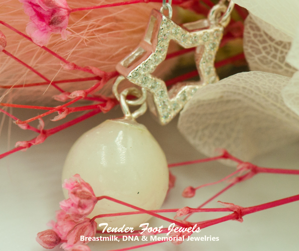 RIZA - STAR AND PEARL PENDANT