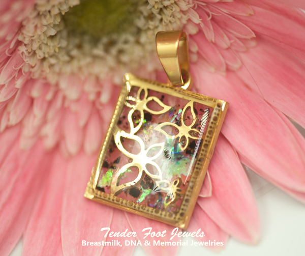 SALLY - SQUARE PENDANT