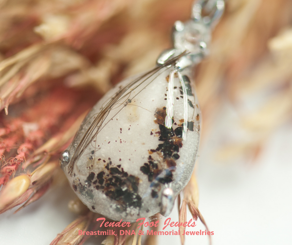 AVA - TEAR DROP PENDANT