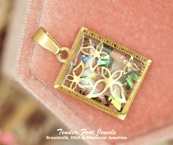 SALLY - SQUARE PENDANT