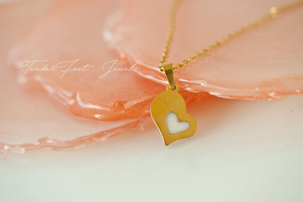 ALONA - HEART PENDANT