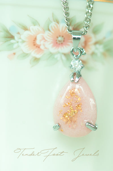 AVA - TEAR DROP PENDANT