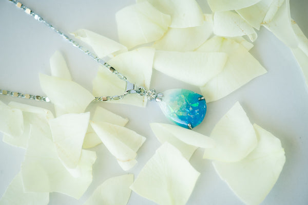 AVA - TEAR DROP PENDANT