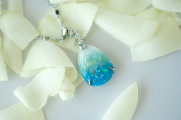 AVA - TEAR DROP PENDANT