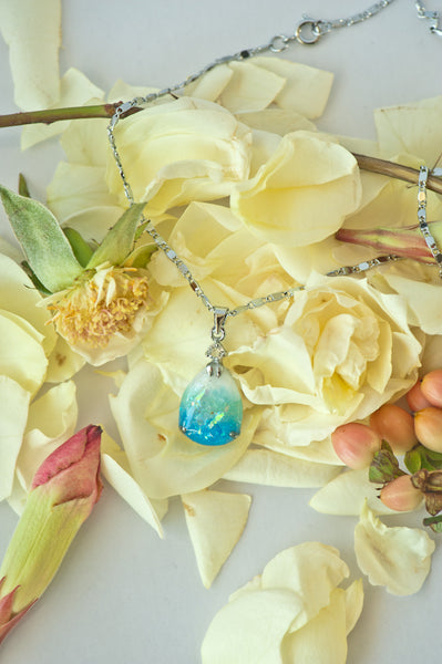 AVA - TEAR DROP PENDANT