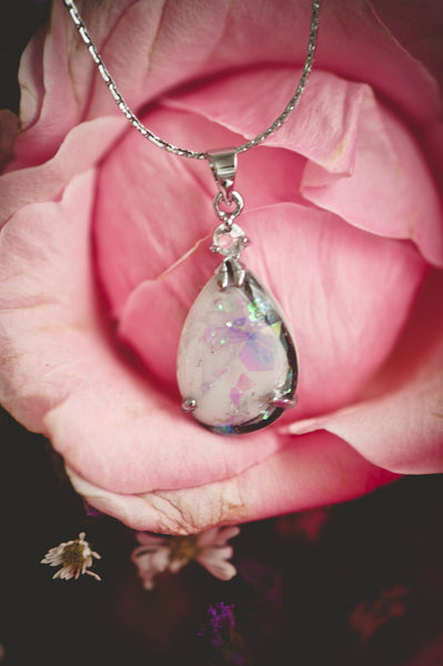 AVA - TEAR DROP PENDANT
