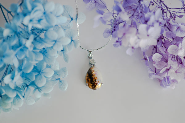 AVA - TEAR DROP PENDANT