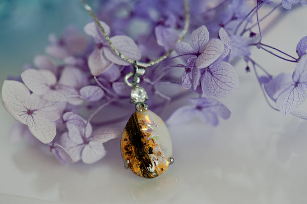 AVA - TEAR DROP PENDANT