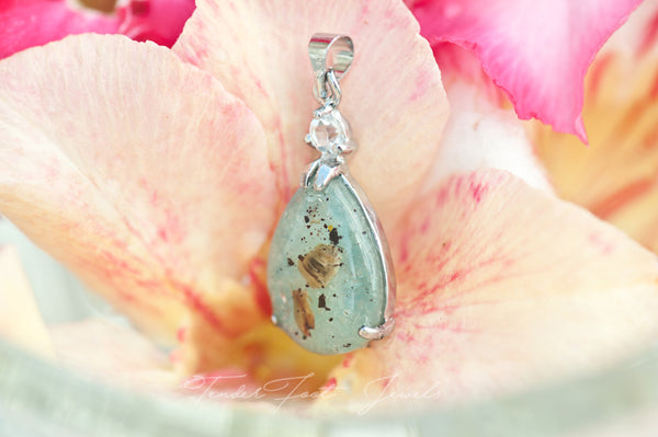 AVA - TEAR DROP PENDANT