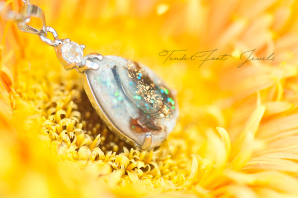 AVA - TEAR DROP PENDANT