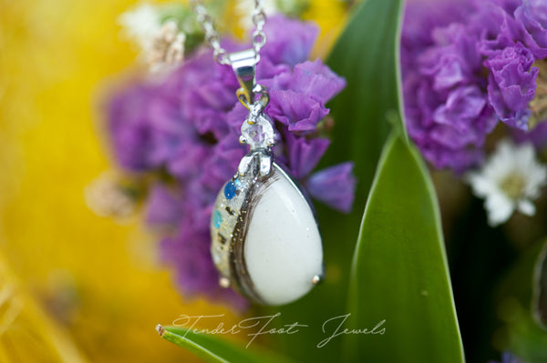 AVA - TEAR DROP PENDANT