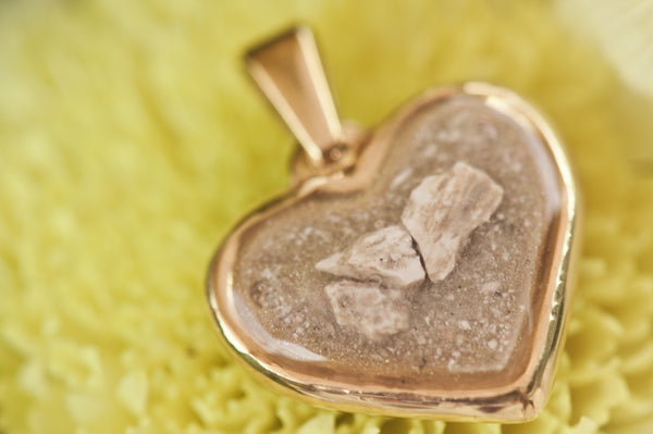 BEVERLY - DOUBLE SIDED HEART PENDANT
