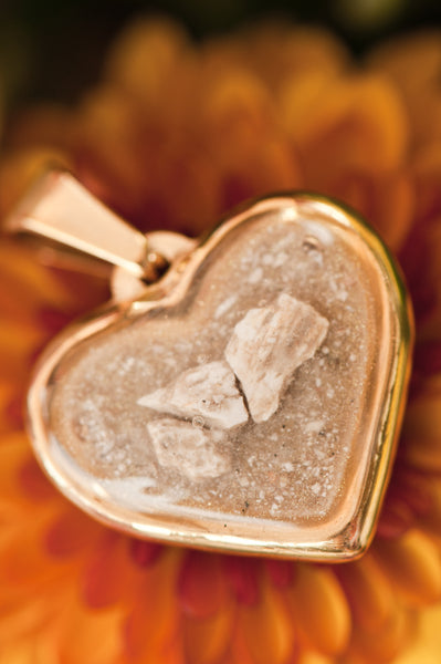 BEVERLY - DOUBLE SIDED HEART PENDANT