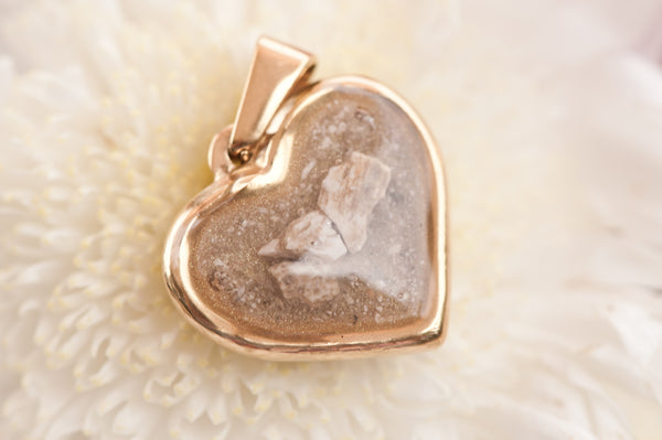 BEVERLY - DOUBLE SIDED HEART PENDANT