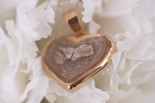 BEVERLY - DOUBLE SIDED HEART PENDANT