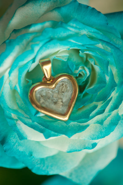 BEVERLY - DOUBLE SIDED HEART PENDANT