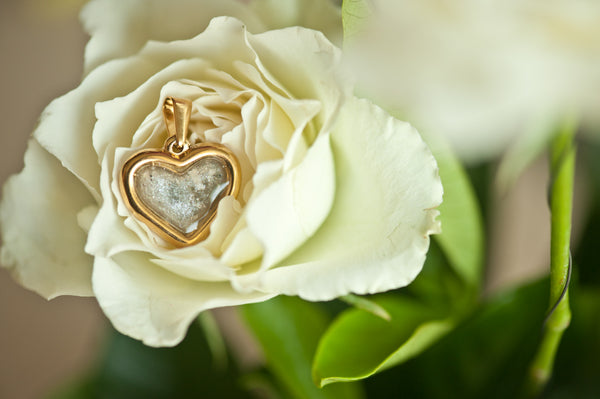 BEVERLY - DOUBLE SIDED HEART PENDANT