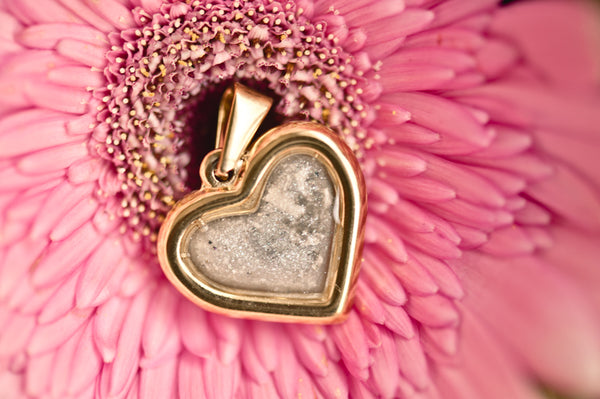 BEVERLY - DOUBLE SIDED HEART PENDANT