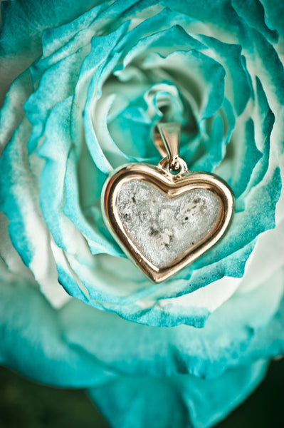 BEVERLY - DOUBLE SIDED HEART PENDANT