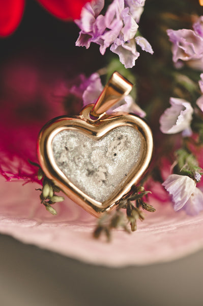 BEVERLY - DOUBLE SIDED HEART PENDANT