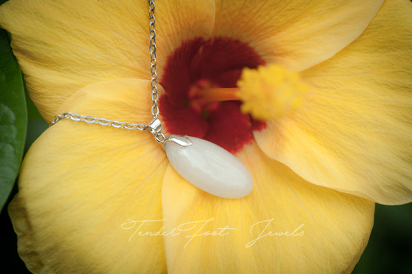 CARENZA - SIMPLE OVAL PENDANT