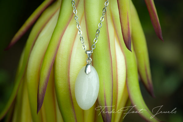 CARENZA - SIMPLE OVAL PENDANT