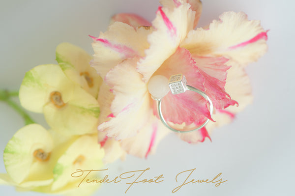 CARLIE - CUBE PEARL RING