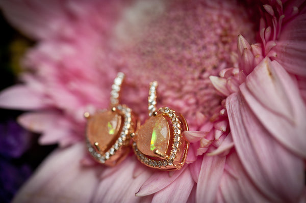 CHLOE - DANGLING HEART EARRING