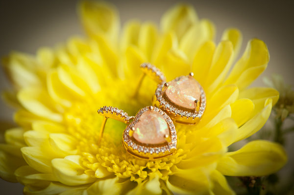 CHLOE - DANGLING HEART EARRING