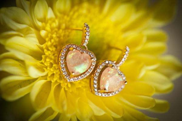 CHLOE - DANGLING HEART EARRING