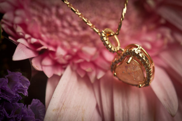 CHLOE - DANGLING HEART PENDANT