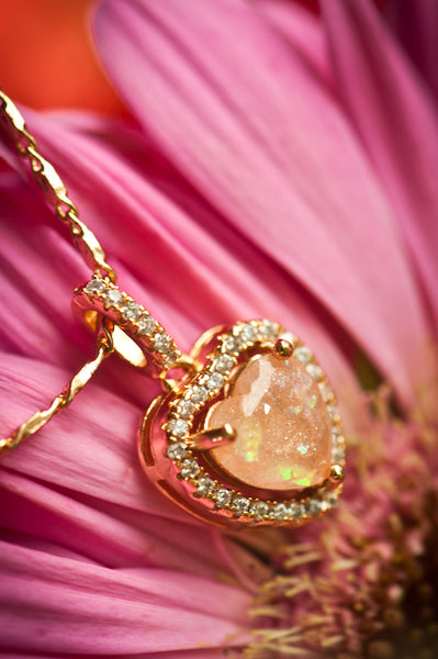 CHLOE - DANGLING HEART PENDANT